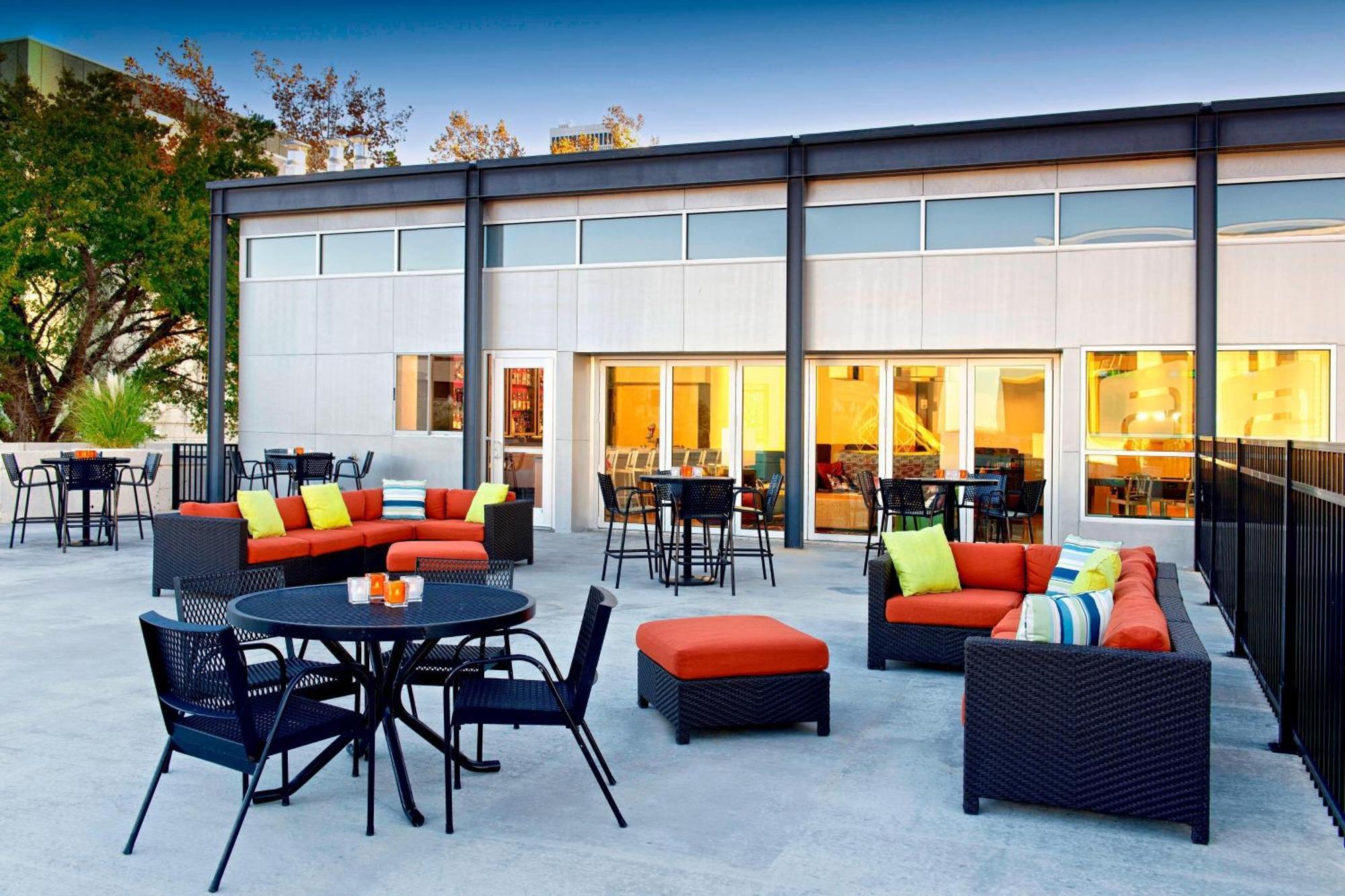 Aloft Tulsa Downtown Hotel Exterior foto