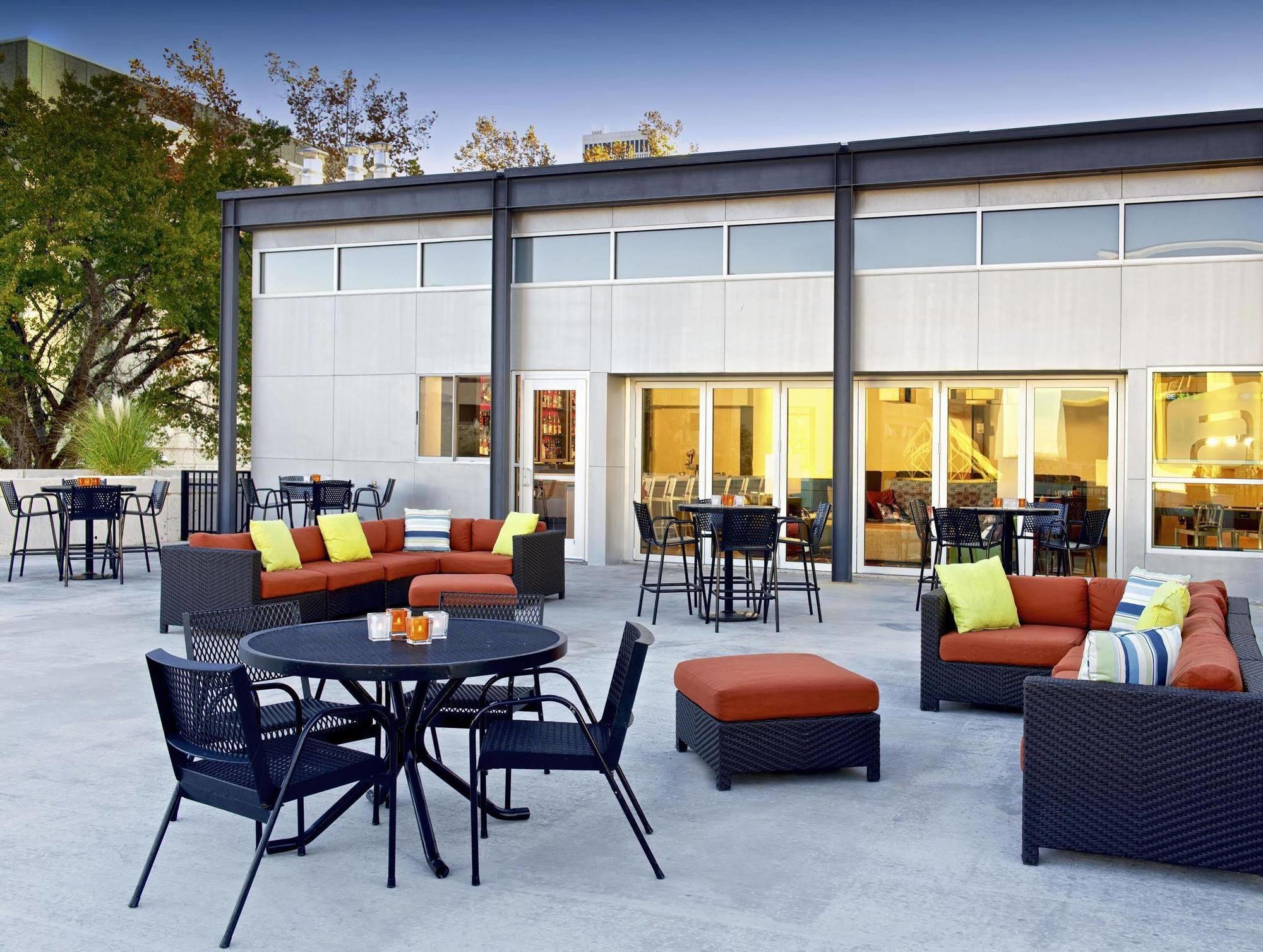 Aloft Tulsa Downtown Hotel Exterior foto